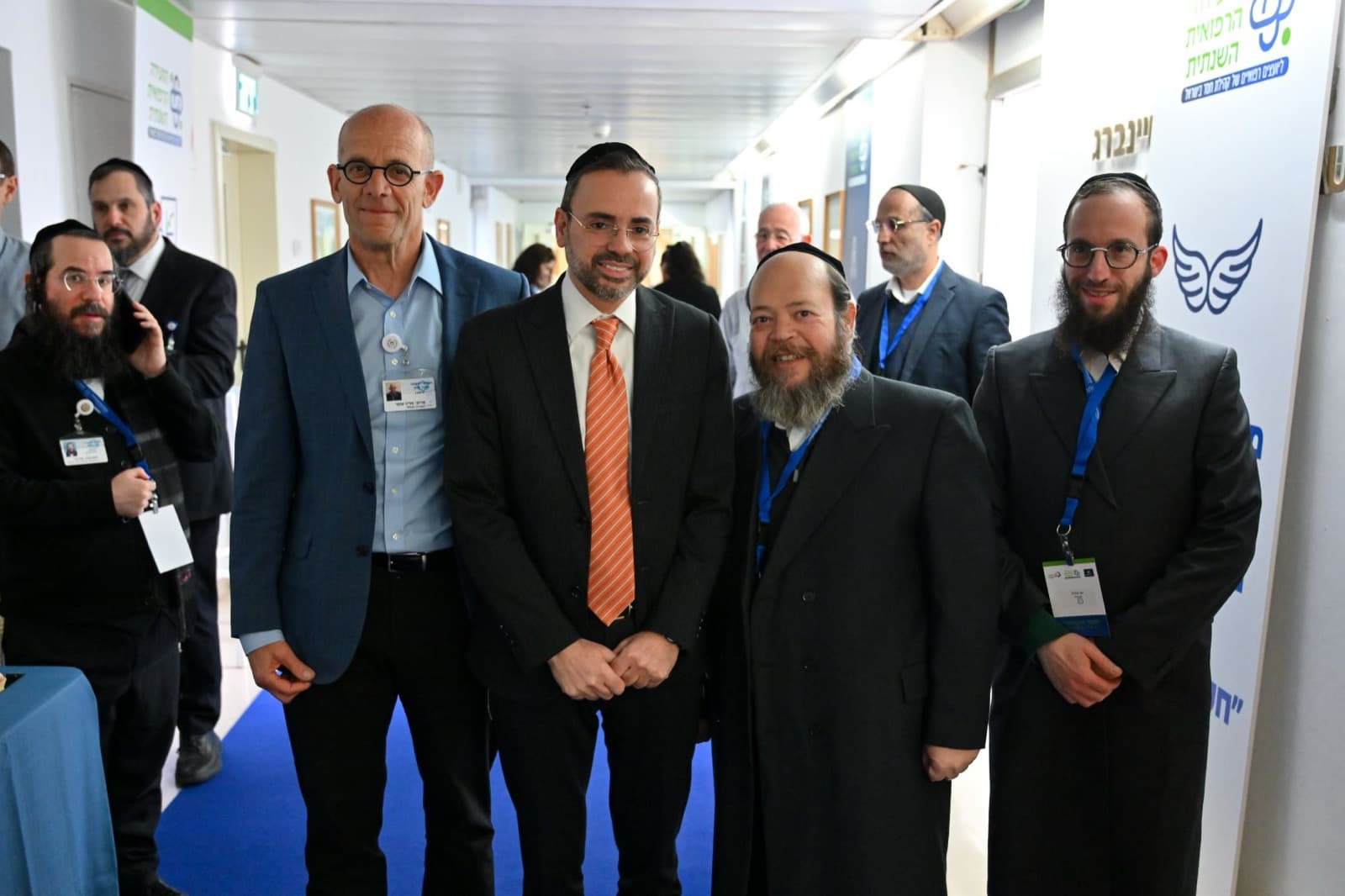 חיים קליגר עם שר הבריאות בכניסה לוועידה